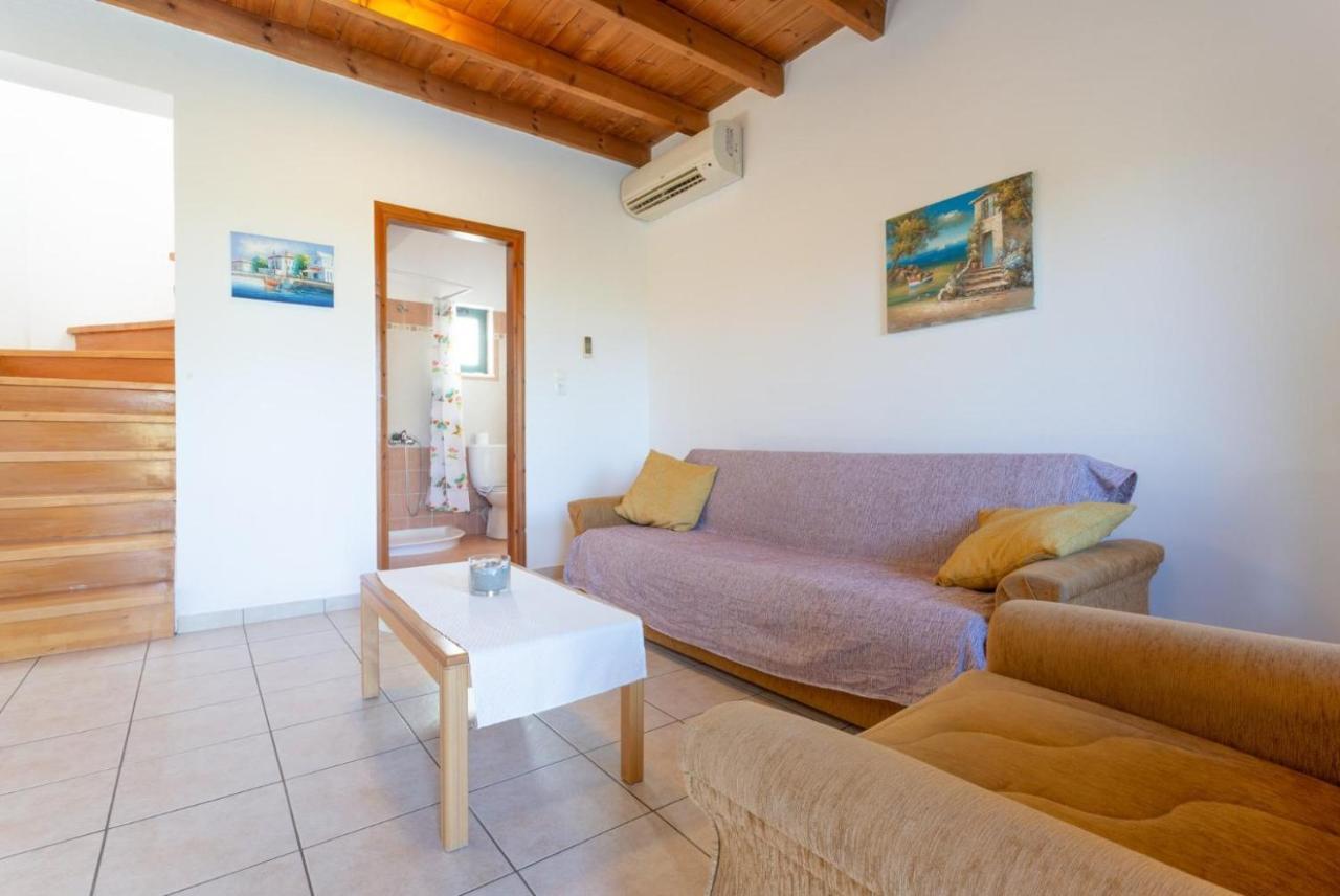 Spiros Beach Villa 弗朗哥卡斯特隆 外观 照片