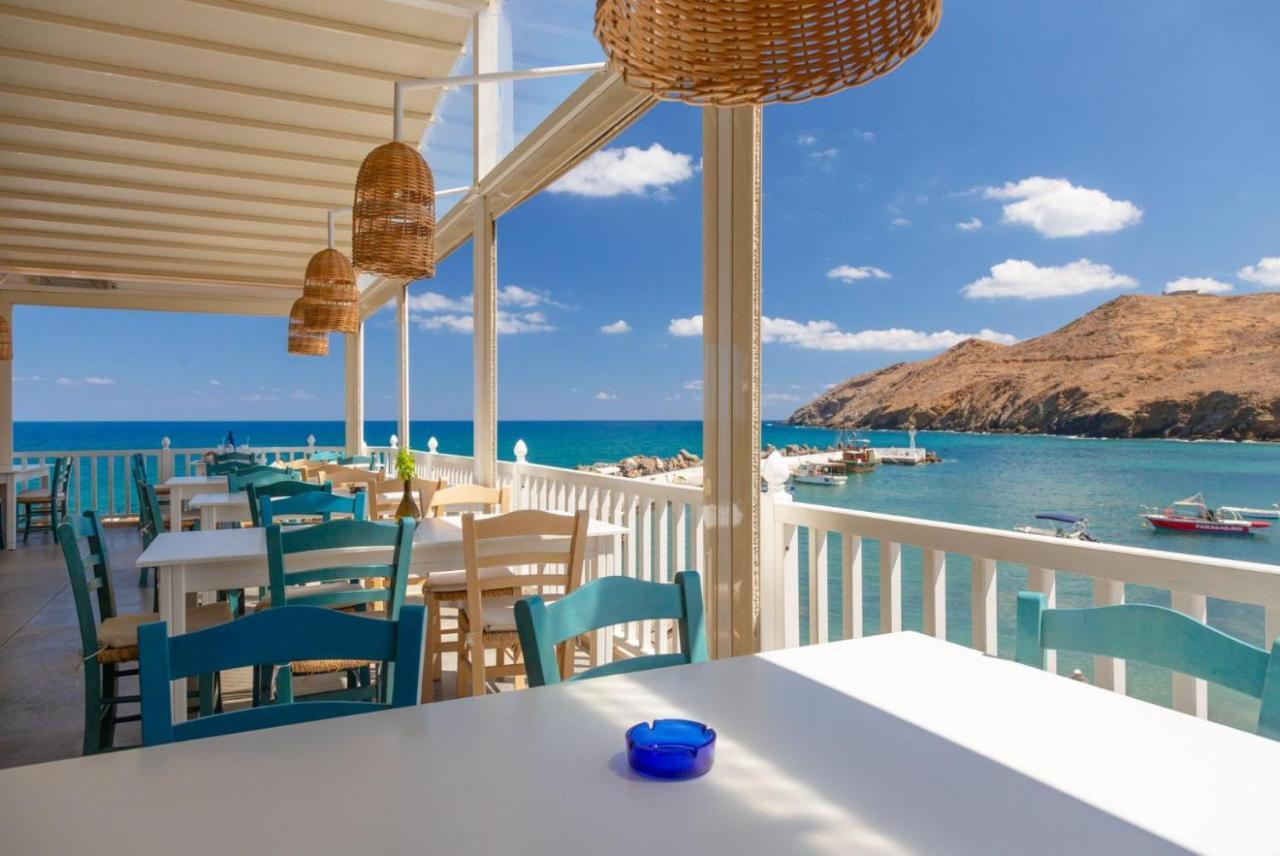 Spiros Beach Villa 弗朗哥卡斯特隆 外观 照片